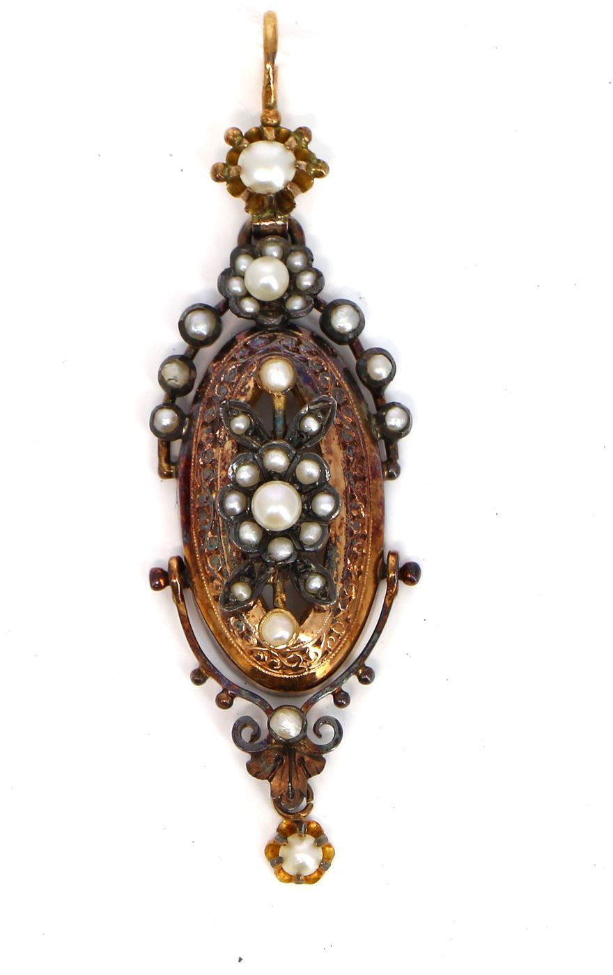 Pendentif ancien en or 18 carats poinçon tête Quimper Enchères